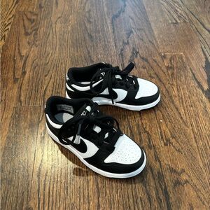 Nike Jordan low top sneakers, little kids